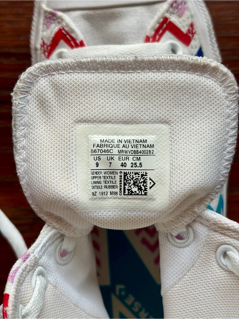 Converse High Top Sneakers in White with Multicolor Chevron Pattern Size 9 - Picture 8 of 9